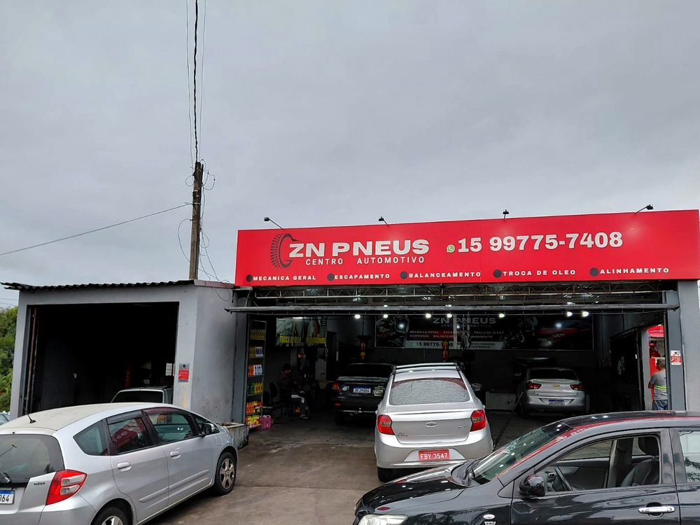Oficina ZN Pneus com vários veículos sendo atendidos em Sorocaba